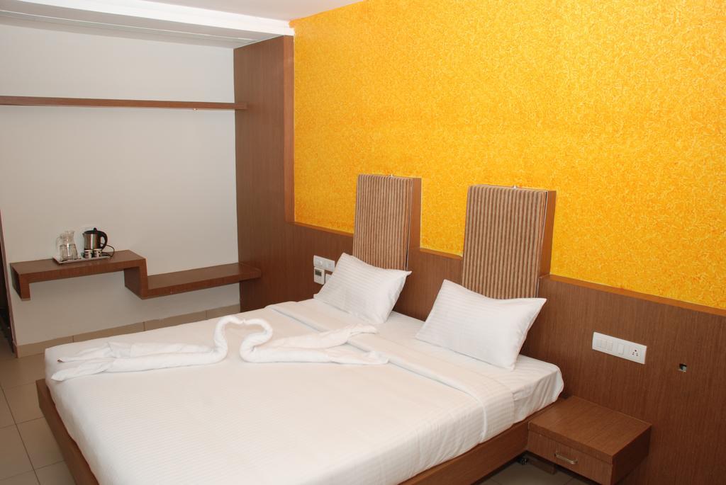 Hotel Pla Amrith Inn Tiruchirappalli Exterior photo