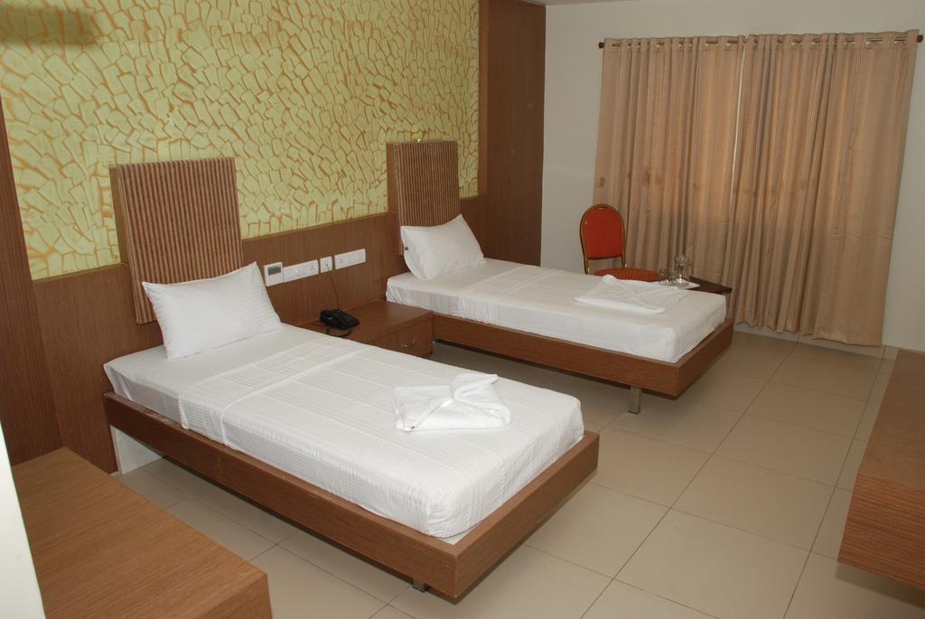 Hotel Pla Amrith Inn Tiruchirappalli Exterior photo