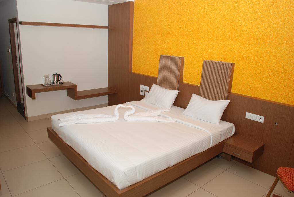 Hotel Pla Amrith Inn Tiruchirappalli Exterior photo