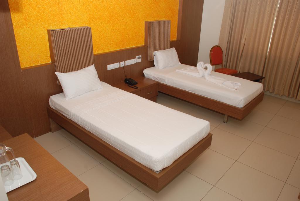Hotel Pla Amrith Inn Tiruchirappalli Exterior photo